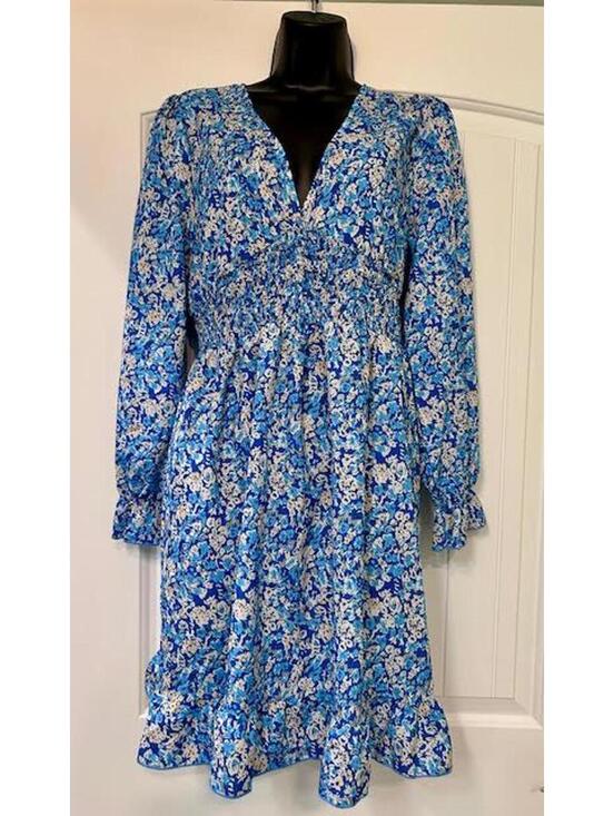 Dresses & Skirts - ✨ Blue Floral V-Neck Dress  L — VGUC Aesthetic